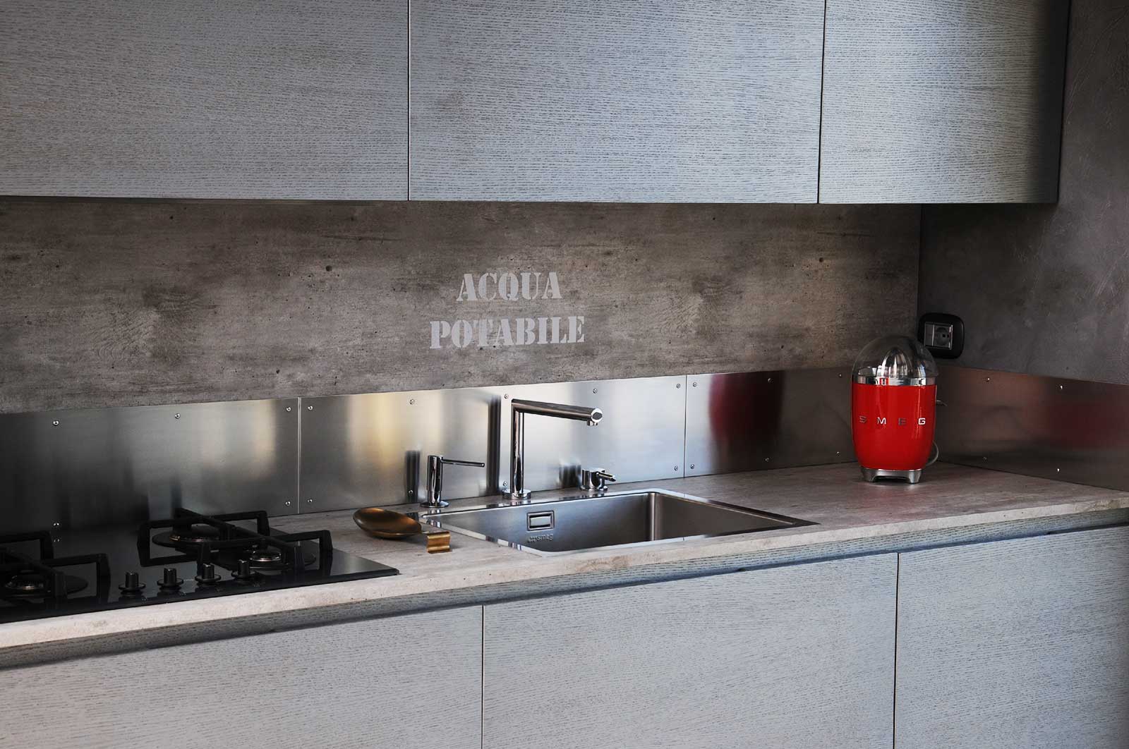 cucine-in-acciaio-inox-design-di-impatto-e-igiene-garantita _4_.jpg